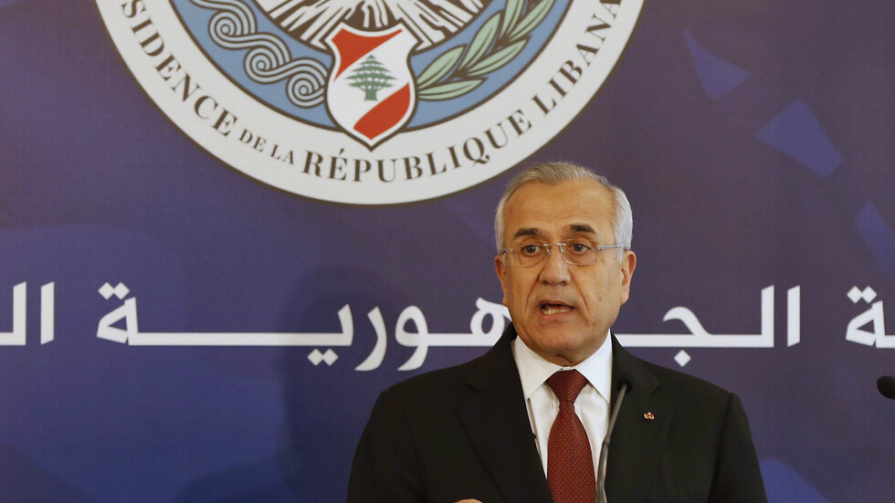 رئيس لبناني سابق يحذر من "الفراغ الرئاسي" ويربطه بانفجار المرفأ ودخول "داعش" إلى لبنان