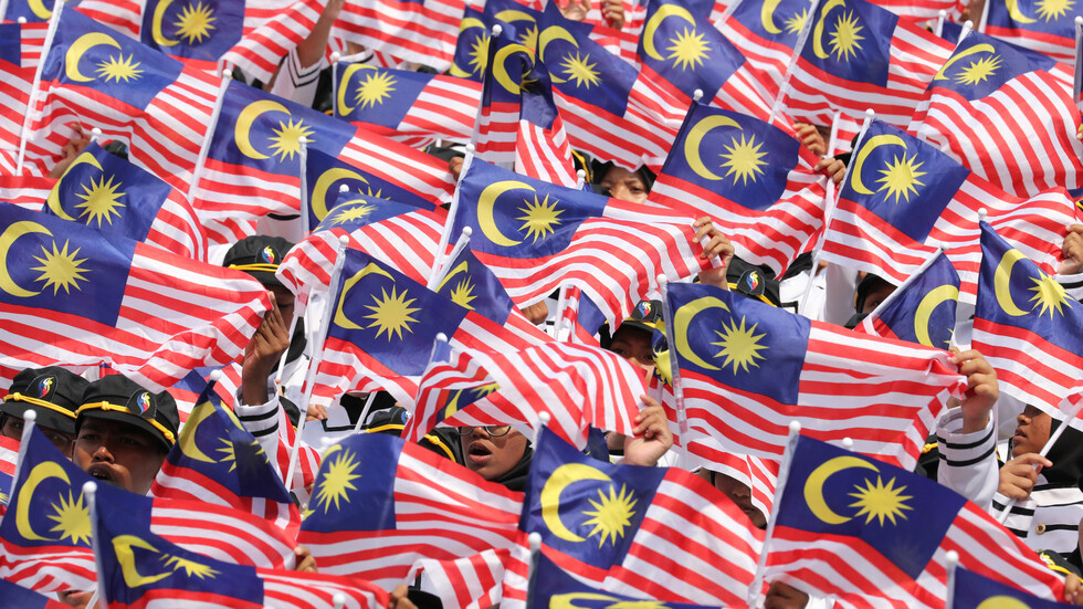 ضابط في سلاح الجو الماليزي يقتل 3 من زملائه وينتحر