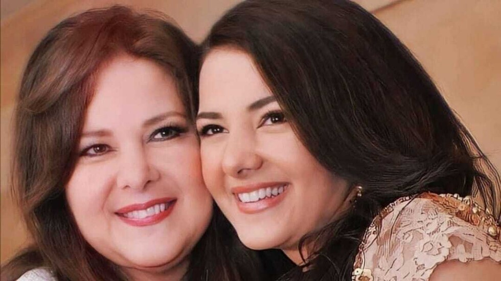 أول رسالة من الممثلة دنيا سمير غانم للأصدقاء والجمهور بعد وفاة والدتها الفنانة دلال عبد العزيز