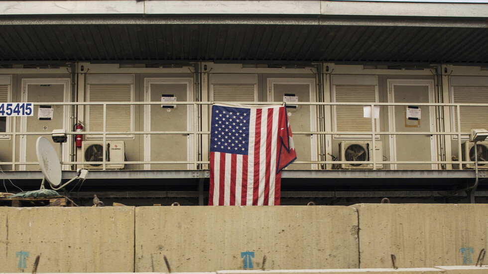 خبير مصري يتحدث لـRT عن أسباب لجوء واشنطن إلى دول عربية لنقل الأفغان المتعاونين معها