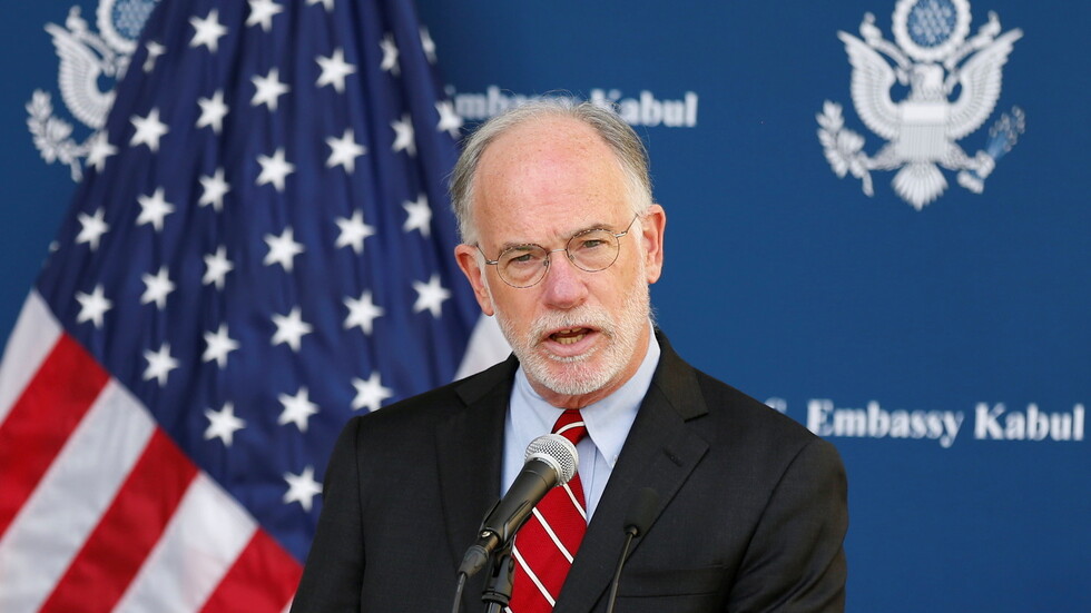 وسائل إعلام: إجلاء سفير الولايات المتحدة في أفغانستان إلى مطار كابل
