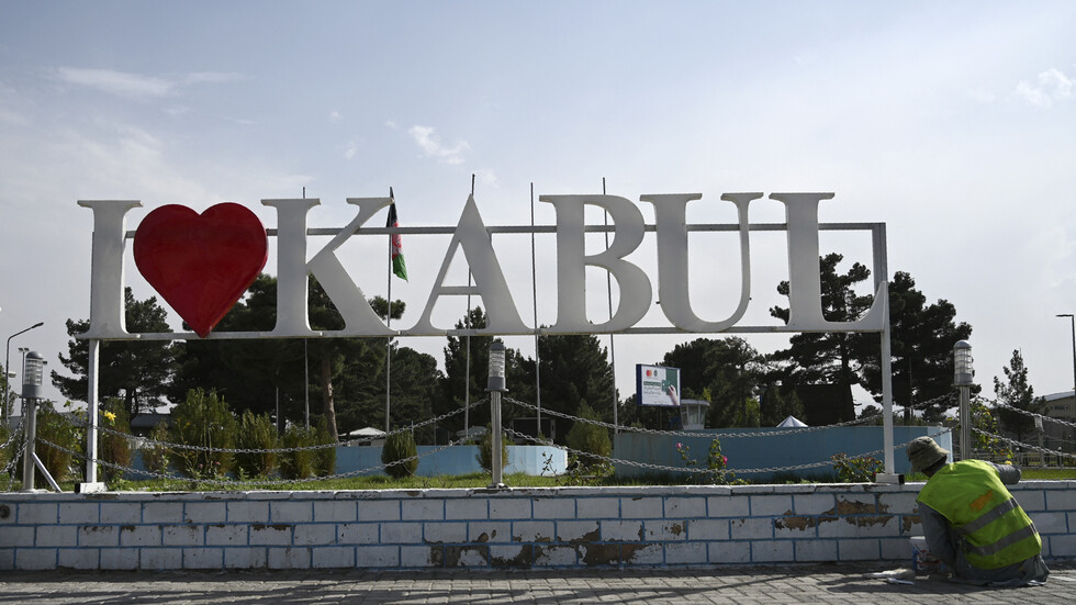 سقوط كابل في صحف الغرب.. مقارنة بـ