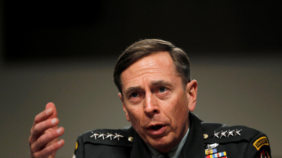 مدير CIA  السابق: سيطرة "طالبان" على أفغانستان "كارثة"