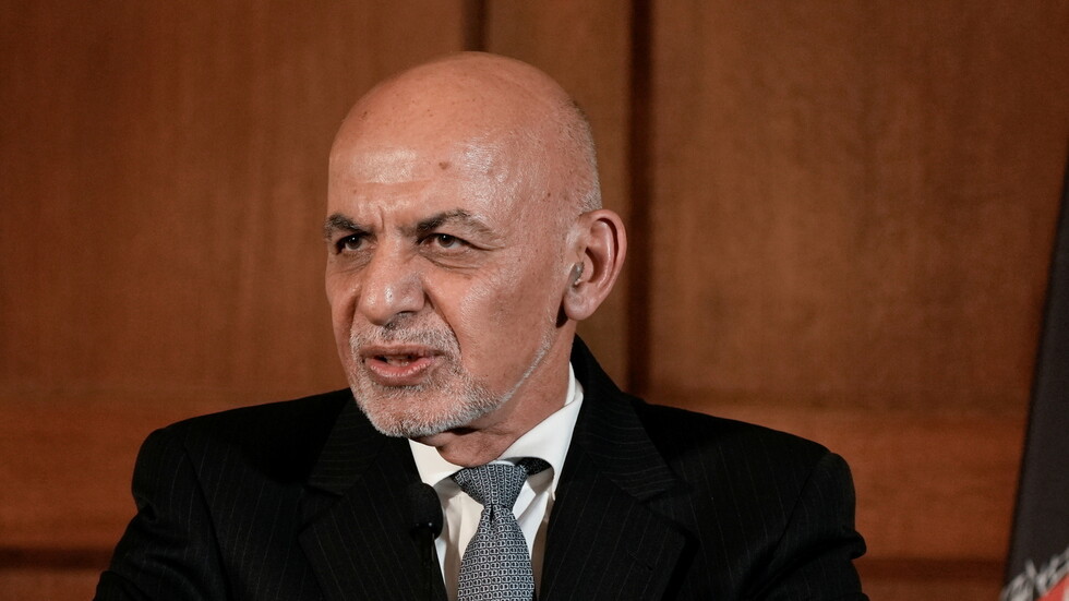 مصدر: الرئيس الأفغاني حطّ في سلطنة عمان