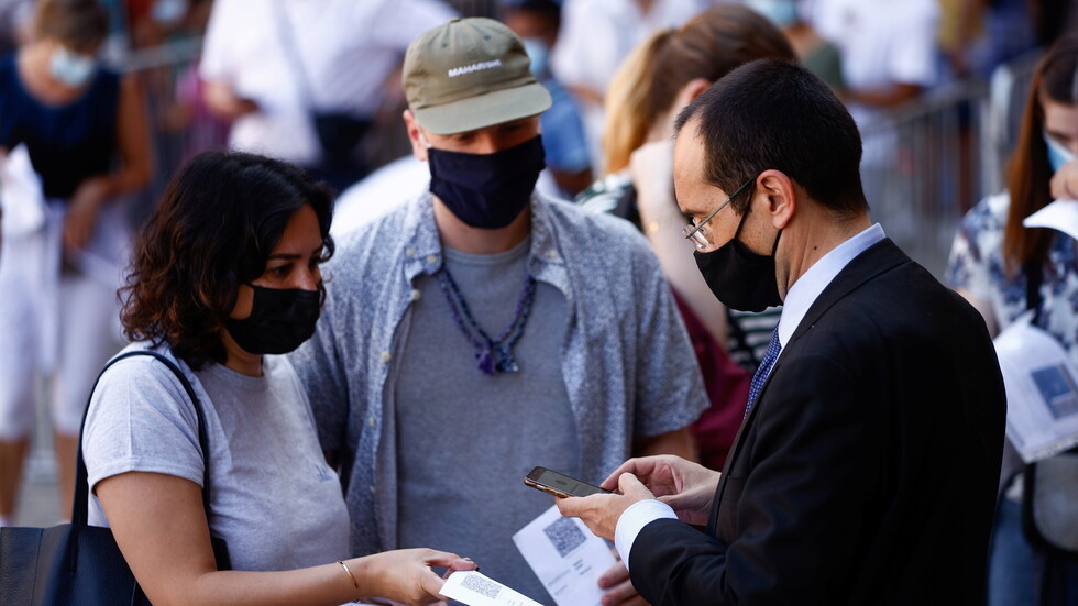 إيطاليا تسجل 24 وفاة و3674 إصابة جديدة بكورونا