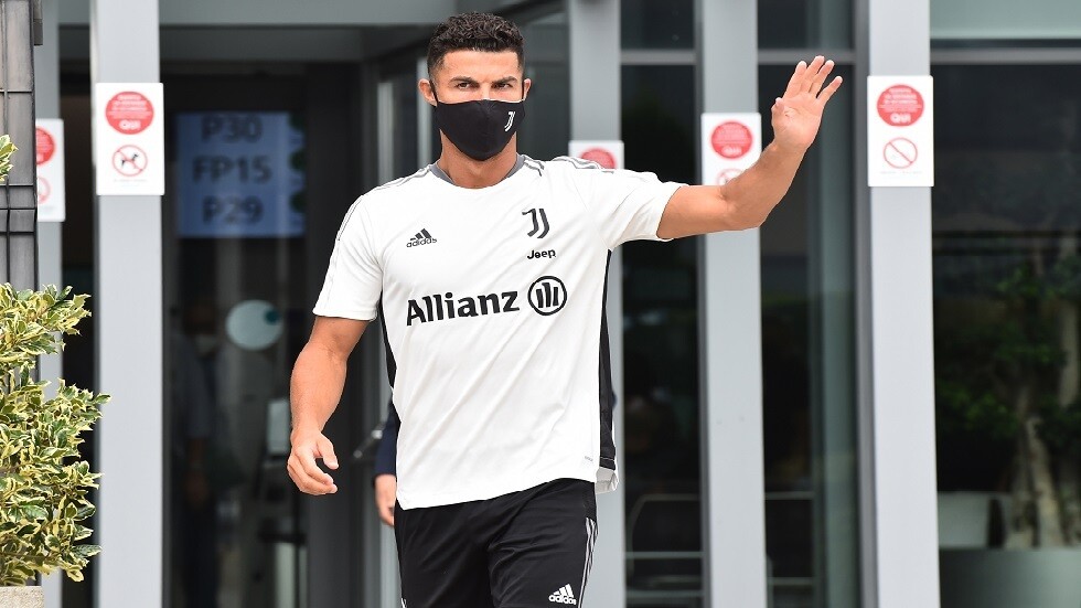 خورخي مينديز يعرض رونالدو على