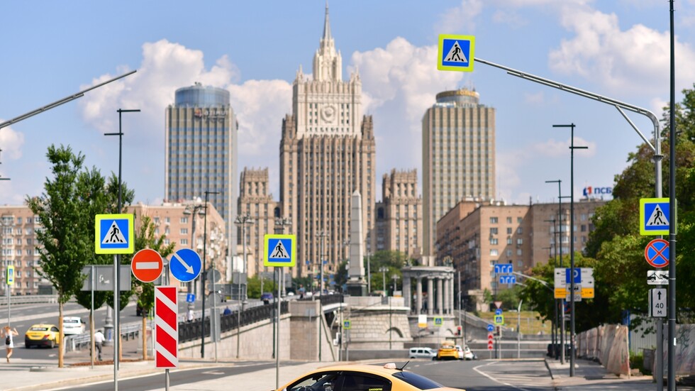 الخارجية الروسية تعد بالرد على طرد دبلوماسي روسي من مقدونيا الشمالية