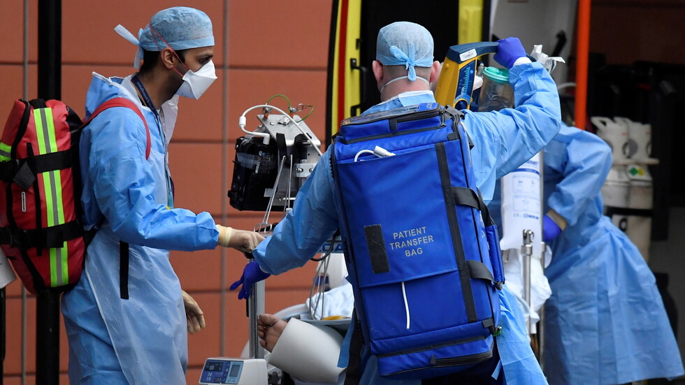 بريطانيا تسجل 36572 إصابة و113 وفاة جديدة بكورونا