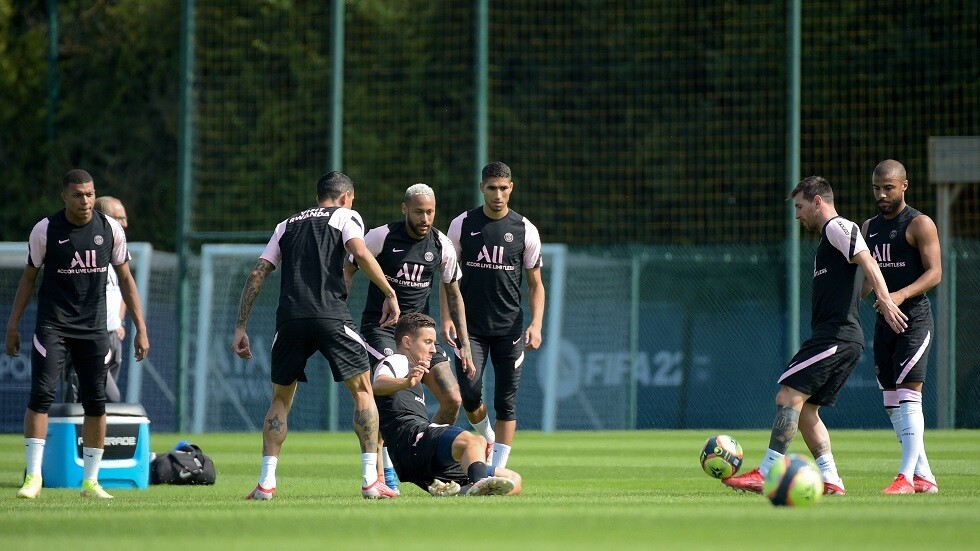 ميسي يخرج مبابي عن صمته