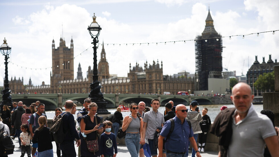 بريطانيا توافق على استخدام عقار جديد للوقاية ومعالجة كورونا