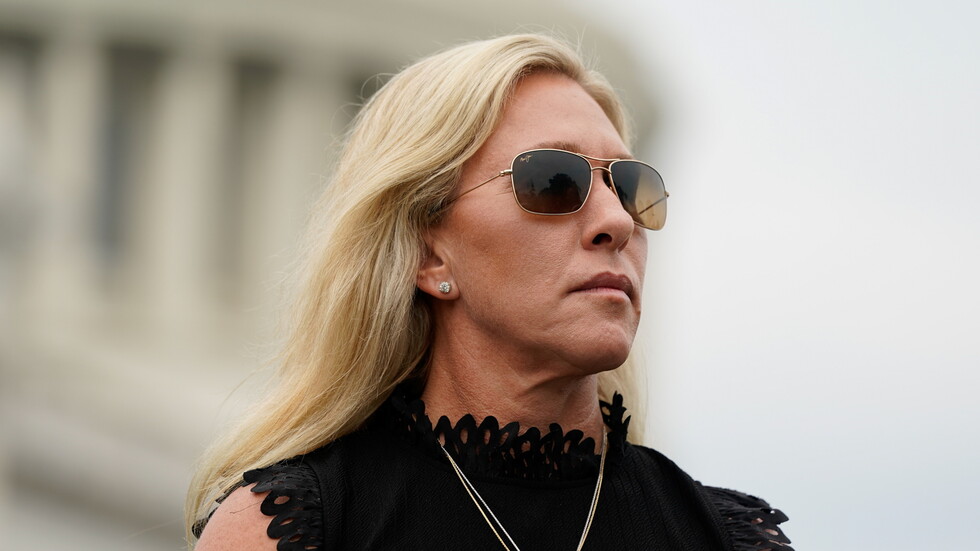 ثلاثة مشاريع قرار تطرح في الكونغرس تدعو لعزل بايدن