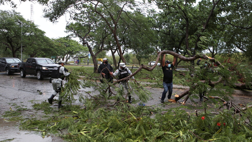 الإعصار جريس يضرب شرق المكسيك