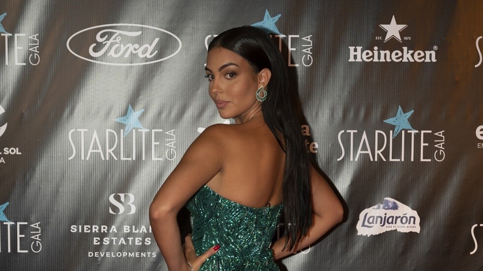 جورجينا ترد على رونالدو بصورة