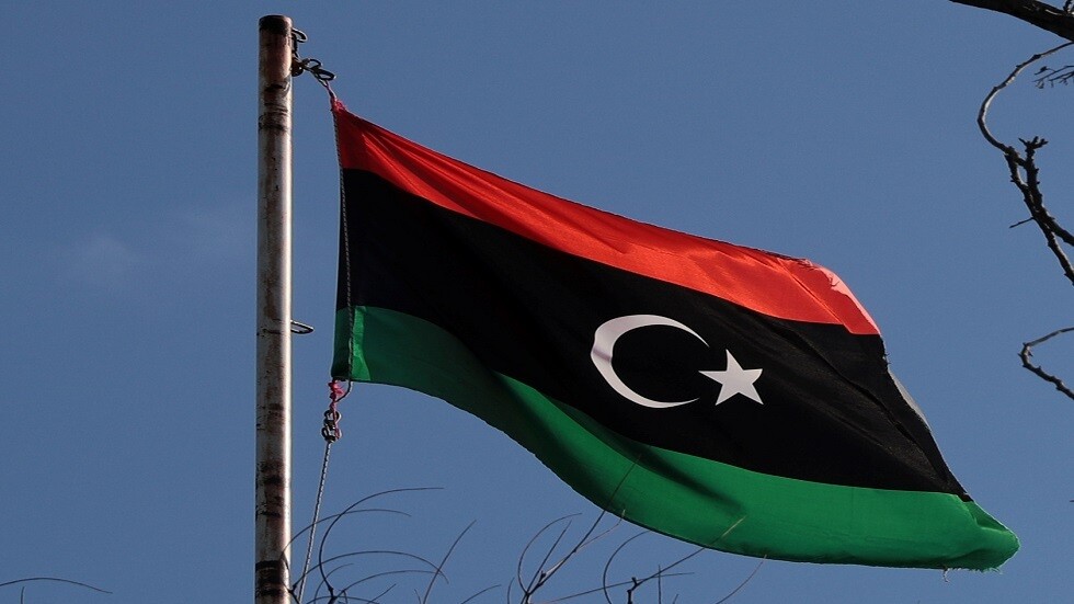 صحيفة ليبية: 100 "إرهابي" في قاعدة الوطية يحاولون التسلل إلى تونس