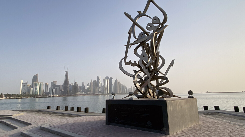 أمير قطر يحدد موعد أول انتخابات تشريعية في البلاد