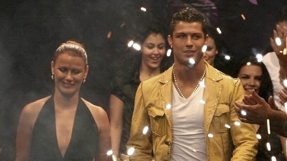 شقيقة رونالدو تعلق بسخرية على 