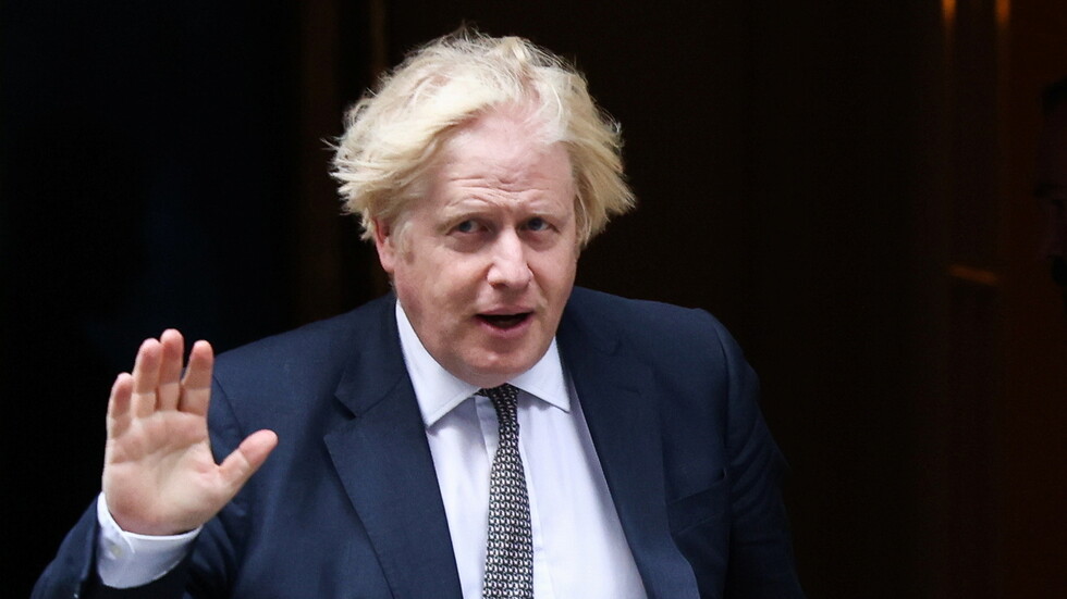 جونسون يعلن إجلاء حوالي 9 آلاف شخص من أفغانستان