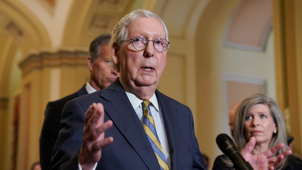 ماكونيل: تعامل بايدن مع انهيار أفغانستان أحد أعظم كوارث السياسة الخارجية الأمريكية