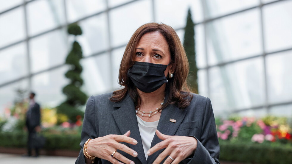 هاريس: قرار بايدن بالانسحاب من أفغانستان شجاع