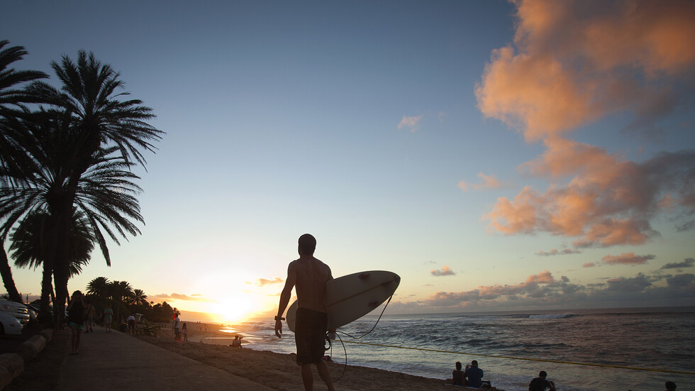 بسبب كورونا.. هاواي تدعو السياح إلى تجنب السفر إليها