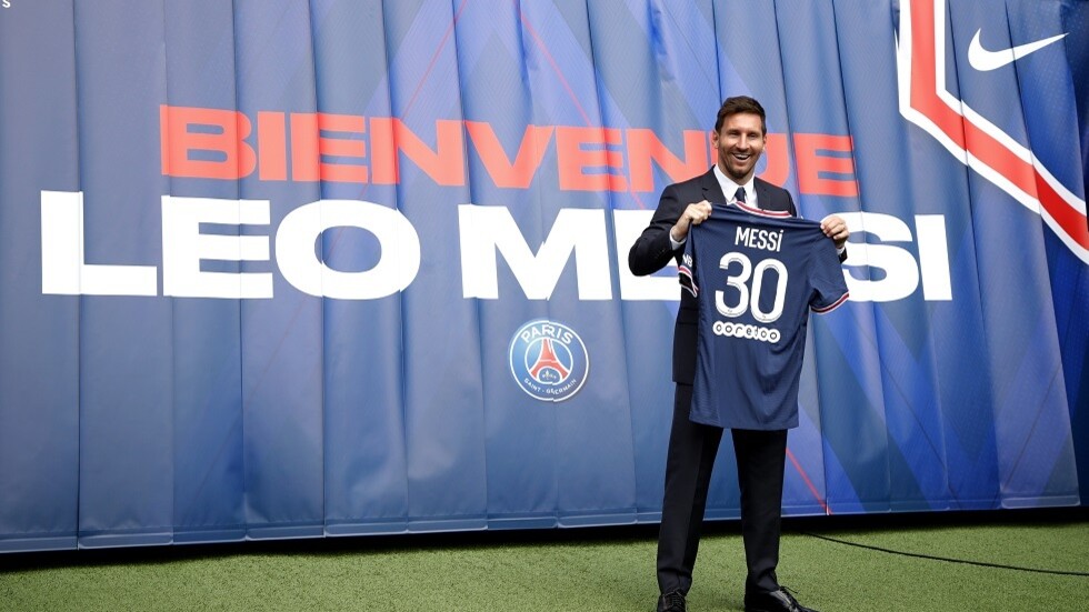 شاهد.. ملعب ميسي 