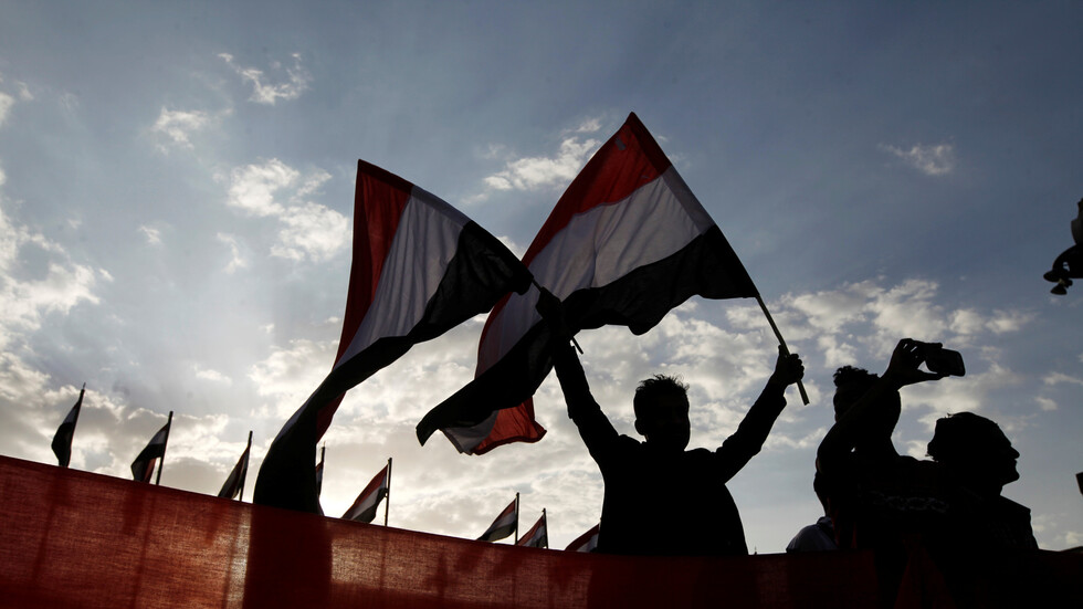 اليمن.. خالد بحاح ينعي رئيس وزراء اليمن الأسبق (صورة)