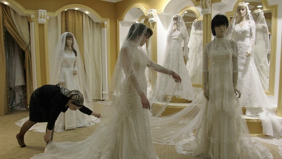 بعد رقصة مع العروس.. حفل زفاف قوقازي ينتهي بقتل أحد الضيوف (فيديو)