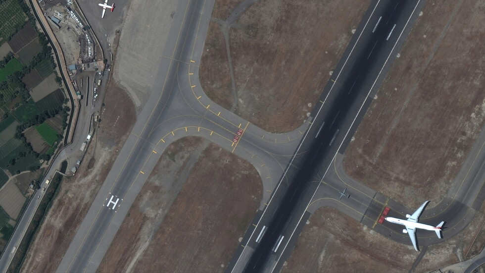 تركيا: يمكن أن نواصل تشغيل مطار كابل بعد إجلاء قواتنا