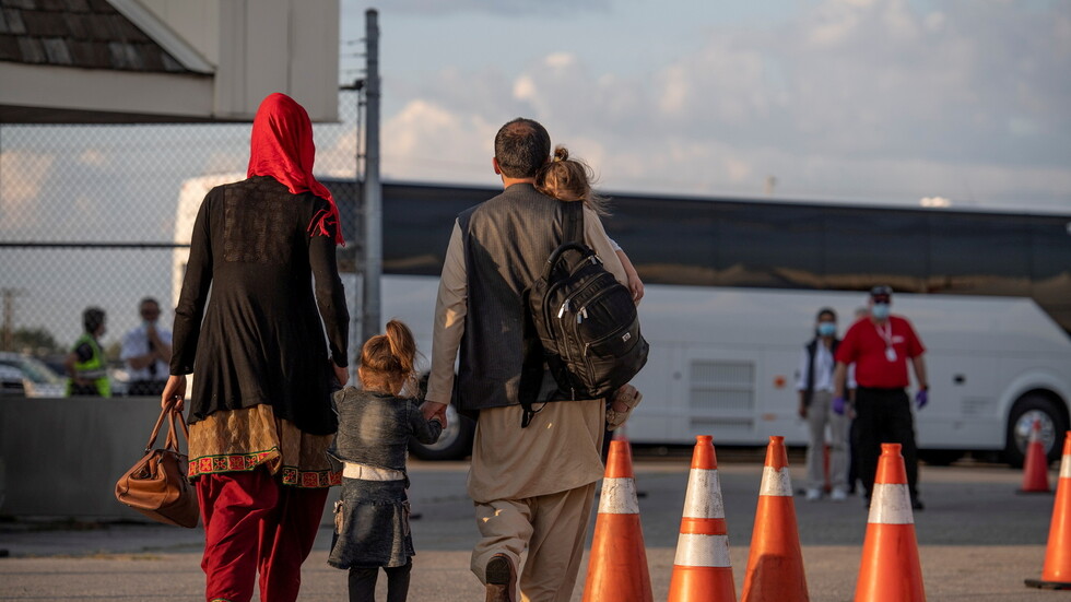 المملكة المتحدة رحلت 13 أفغانيا في العام الماضي ورفضت طلب لجوء 400 آخرين