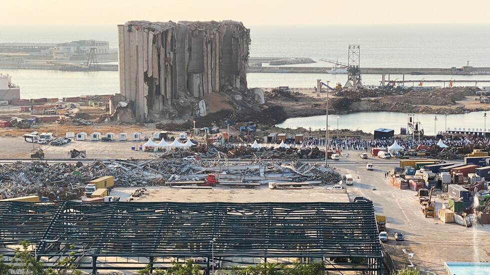 القضاء اللبناني يصدر مذكرة جلب بحق رئيس حكومة تصريف الأعمال