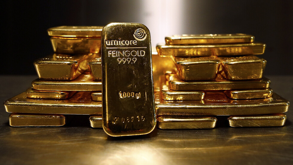 أسعار الذهب تصعد فوق مستوى نفسي هام