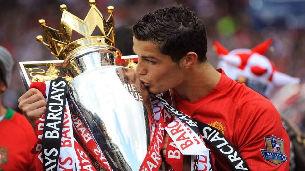 رسميا.. مانشستر يونايتد يعلن توصله لاتفاق لضم رونالدو