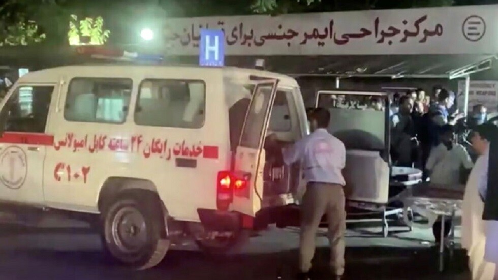 شهادة مصاب في تفجير مطار كابل: "عندما نهضت بدا لي أنني فقدت جزءا من بطني"