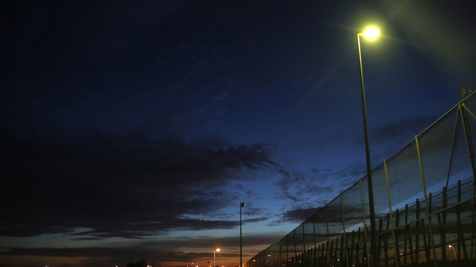 350 مهاجرا يفشلون في دخول جيب مليلية من المغرب