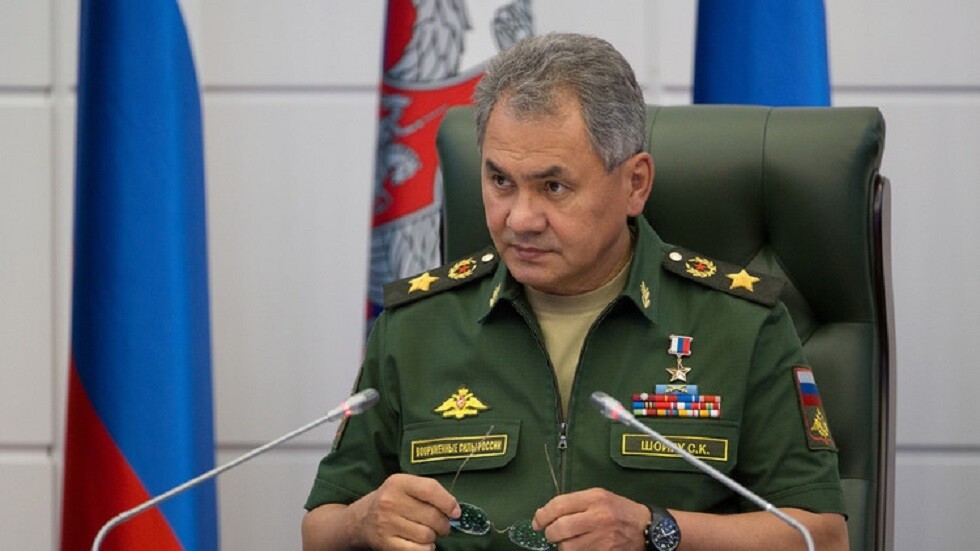 شويغو مازحا: "مذنب وسأصحح الأمر"