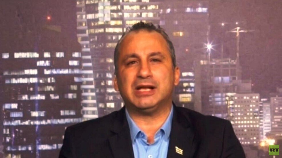 سياسي إسرائيلي: حاكم عربي معرض للاغتيال أو لانقلاب على حكمه في الأشهر المقبلة