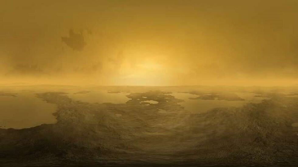 العلماء يعيدون تكوين الغلاف الجوي لأكبر أقمار كوكب زحل في المختبر