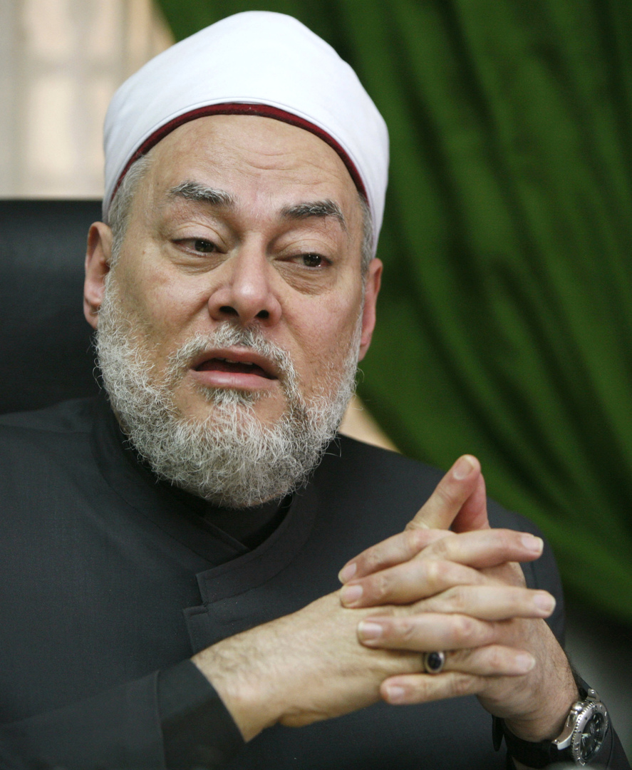 مفتي مصر السابق: ينبغي أن يكون السجن مصير كل من يتحدث بغير علم في الدين