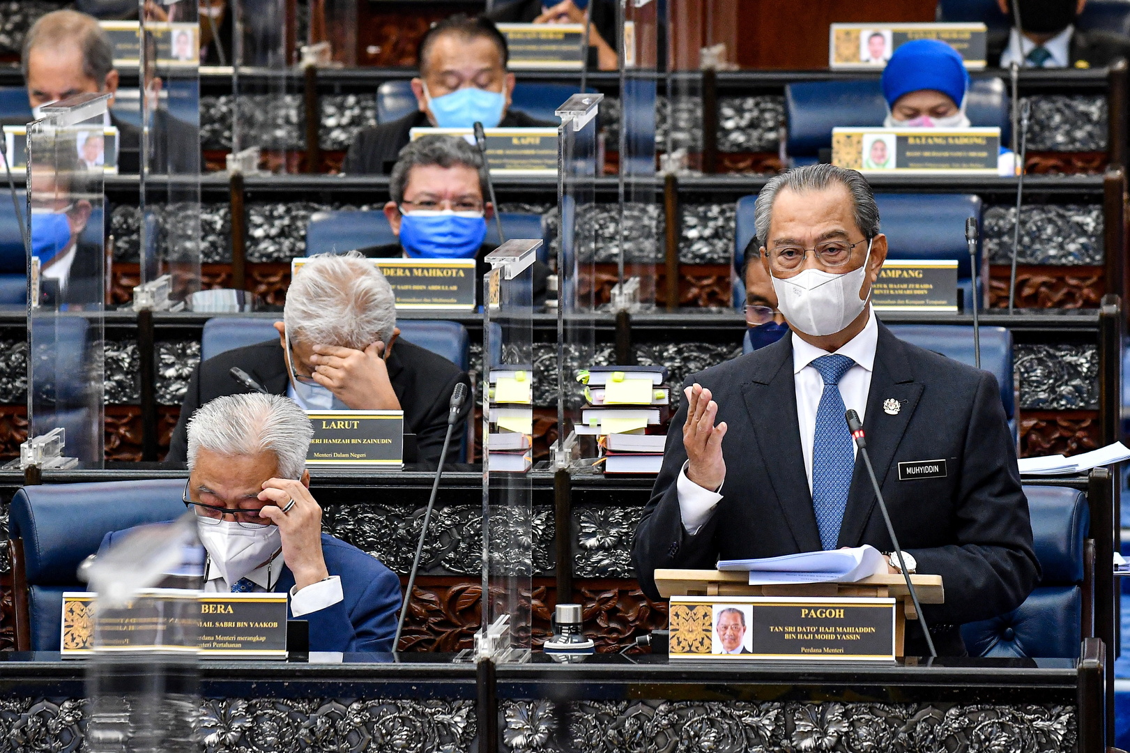 رئيس الوزراء الماليزي يؤكد أنه يحظى بدعم غالبية المشرعين