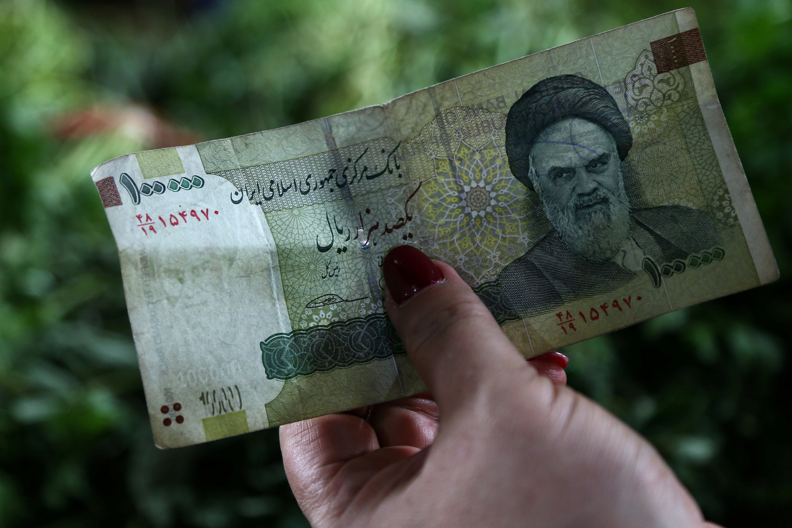 إيران تكشف حجم ديونها الخارجية