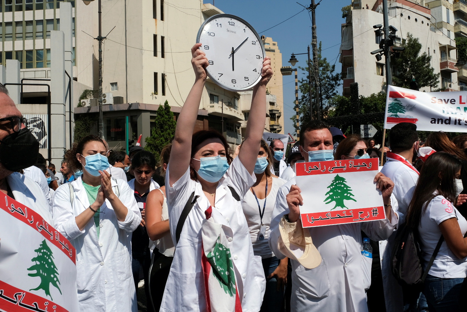 مسيرات حاشدة تجاه مرفأ بيروت تخللها إشكال محدود في الجميزة