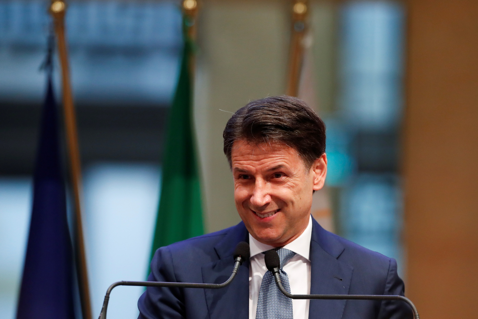 إيطاليا.. انتخاب جوزيبي كونتي زعيما لحركة 