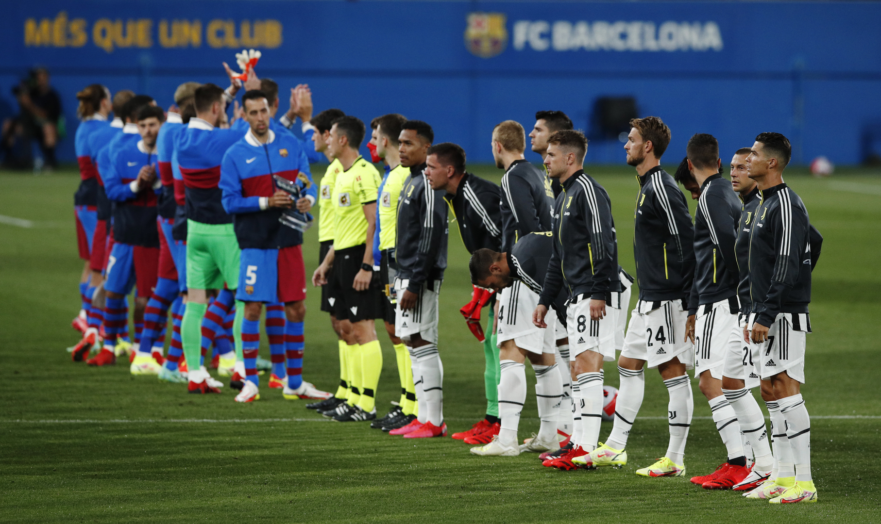 صافرات استهجان ضد لاعبي برشلونة بسبب ميسي خلال مواجهة يوفنتوس