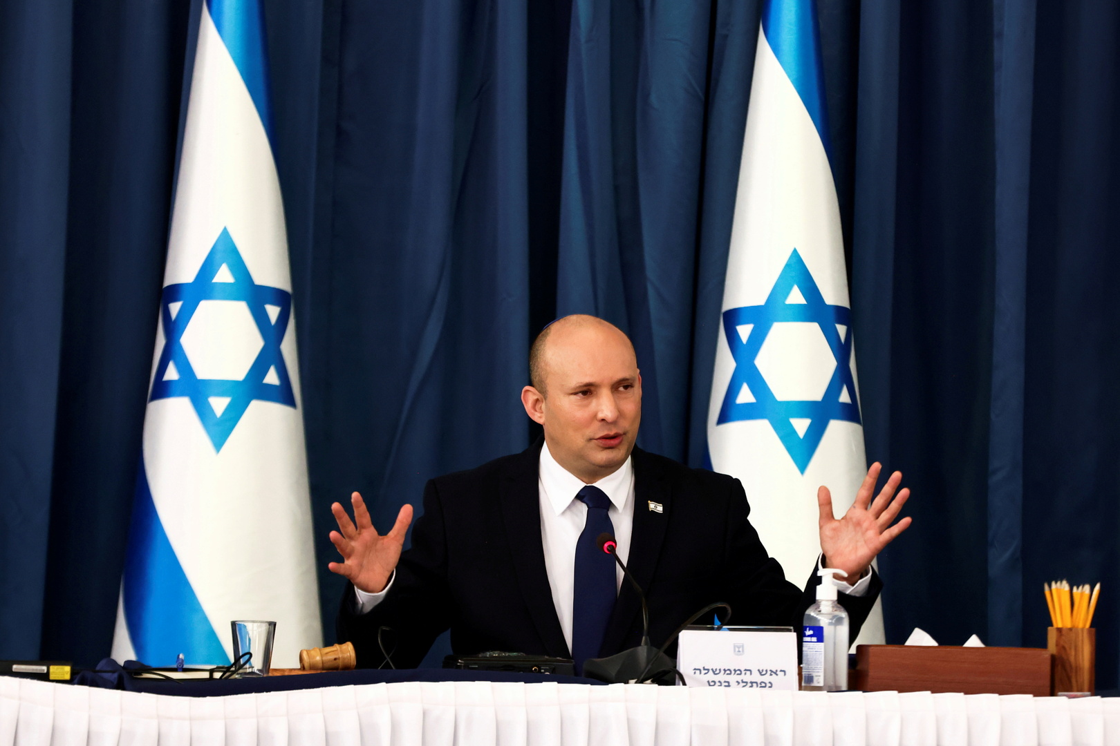 بينيت: عدم قدرة إسرائيل على شراء صواريخ للقبة الحديدية أمر خطير