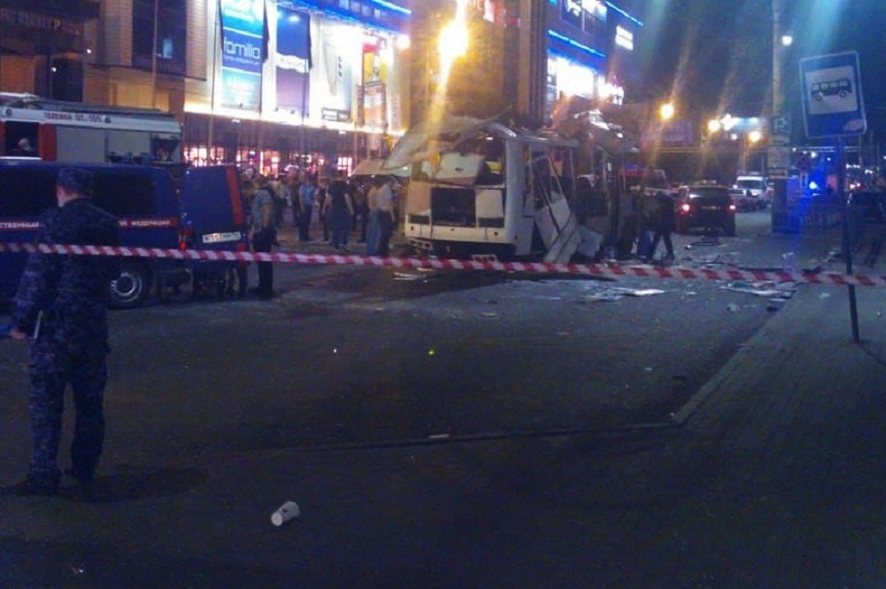 مقتل امرأة وإصابة 17 آخرين بانفجار حافلة ركاب بمدينة فورونيج الروسية