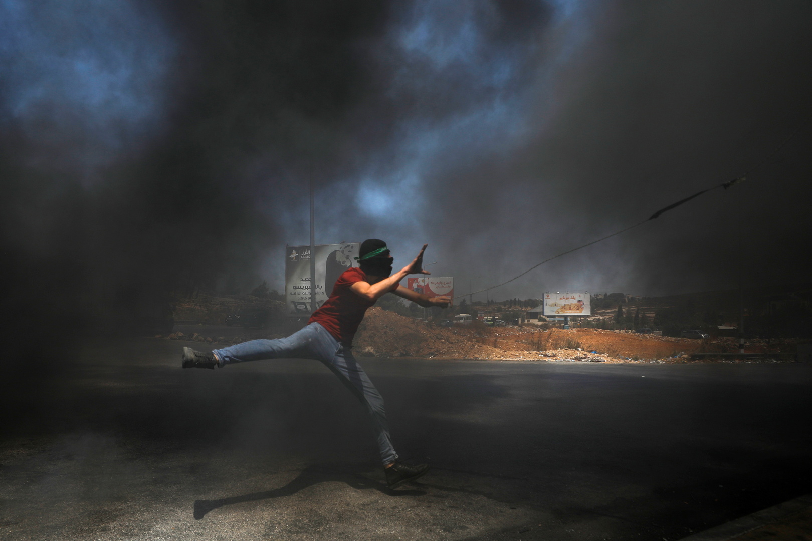 بالفيديو.. اندلاع حرائق في غلاف غزة