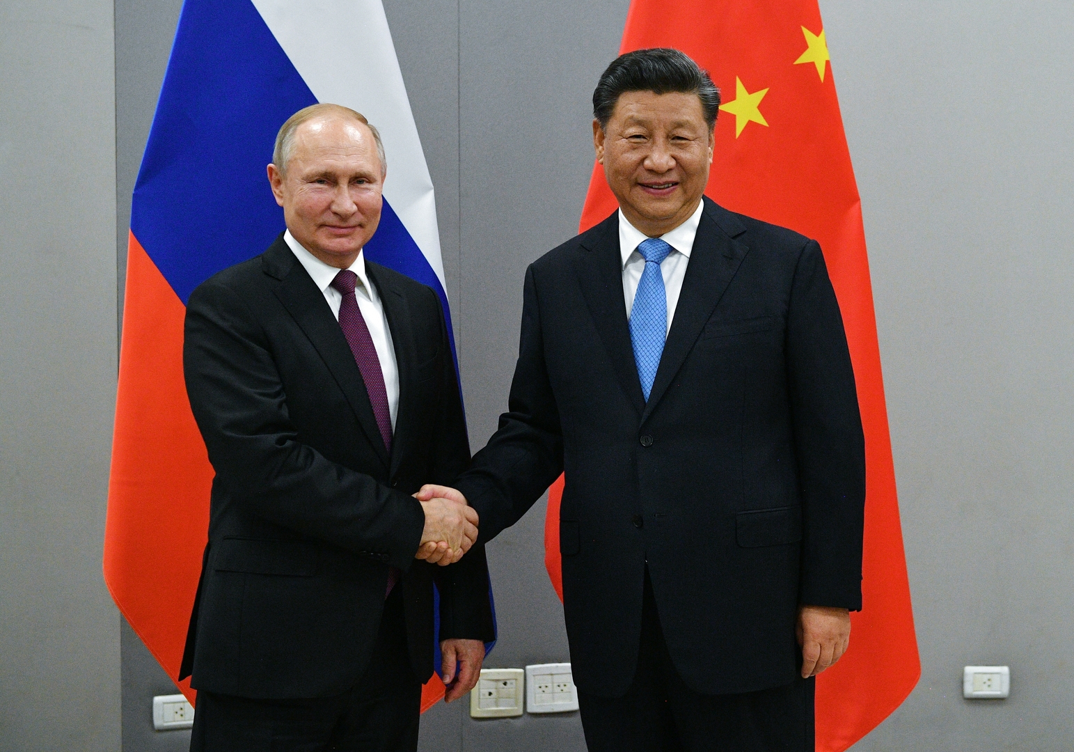 الرئيسان الروسي والصيني يناقشان التطورات في أفغانستان ومواجهة تدخلات خارجية