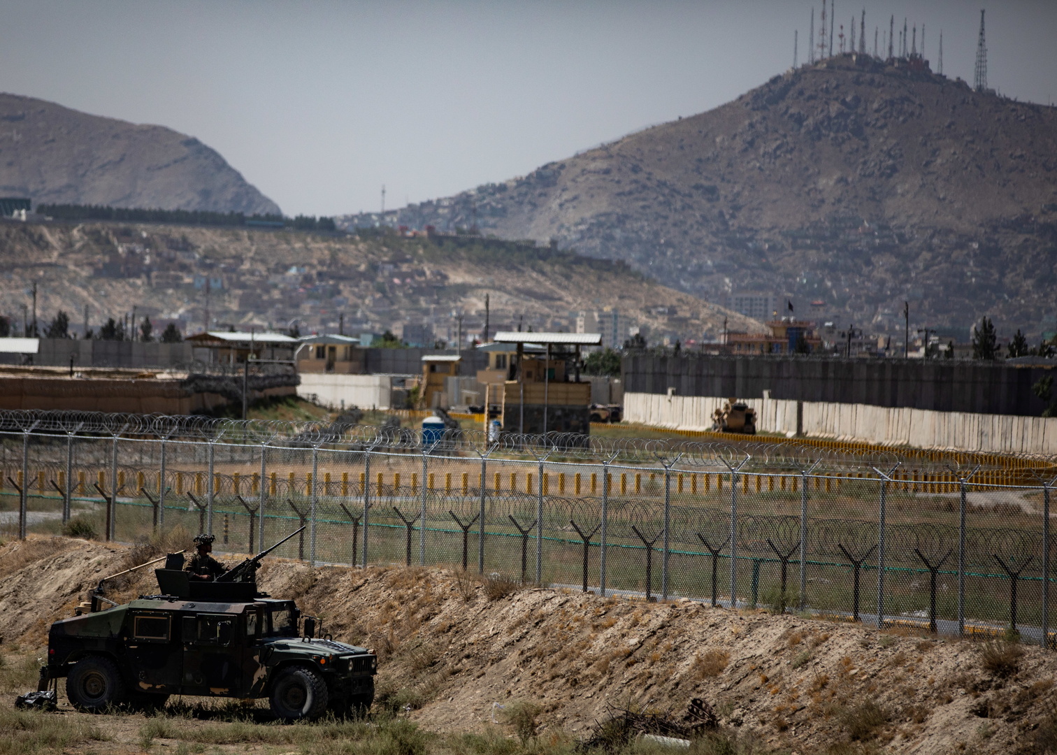 تركيا تبدأ إجلاء عسكرييها من أفغانستان