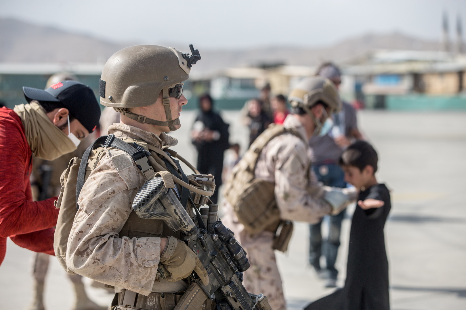 البنتاغون: مقتل 12 عسكريا أمريكيا وإصابة 15 آخرين بهجوم مطار كابل وعملية الإجلاء ستستمر