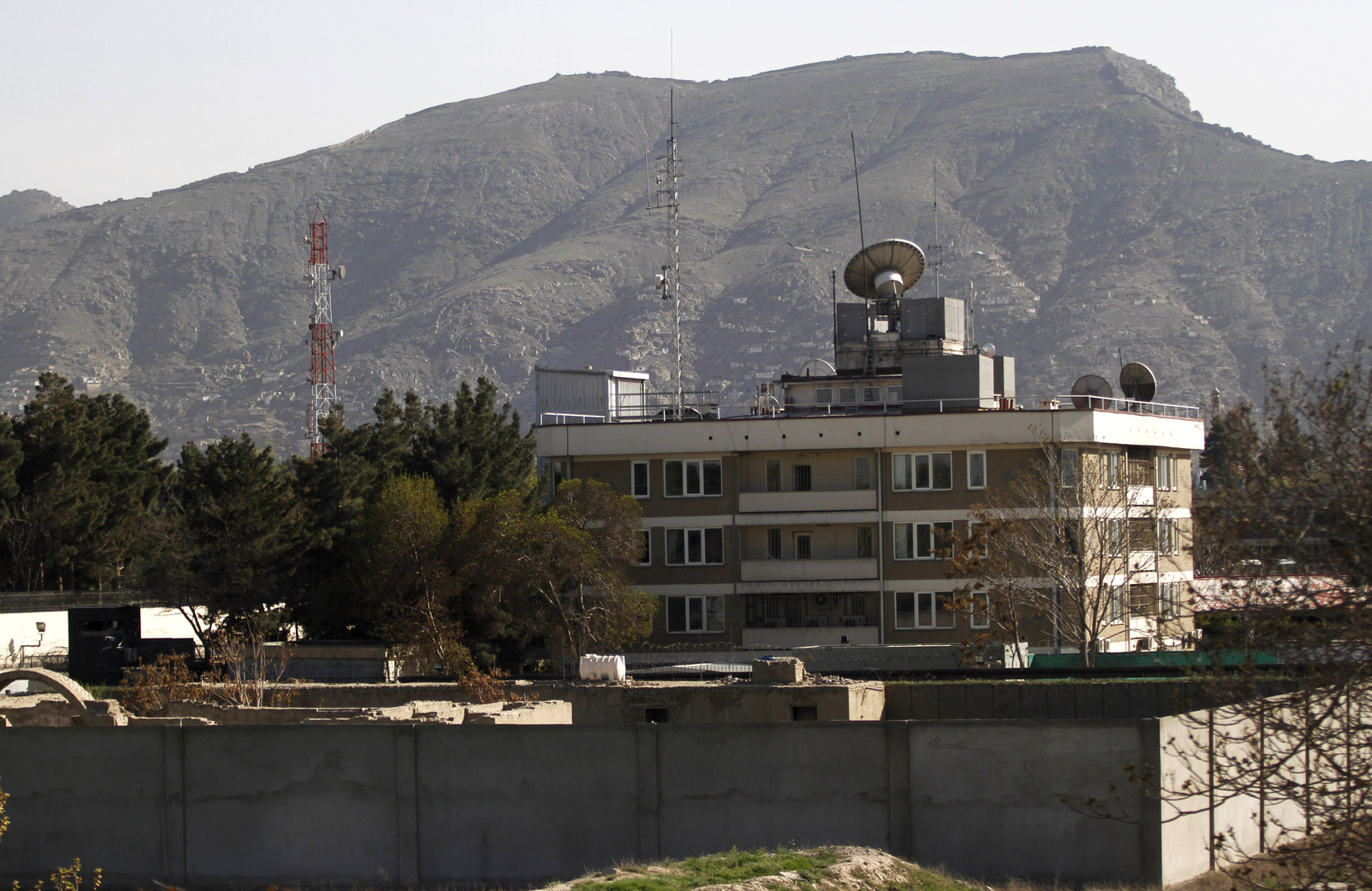 صحيفة: موظفو السفارة البريطانية في كابل تركوا وثائق فيها بيانات أفغان تعاونوا مع لندن